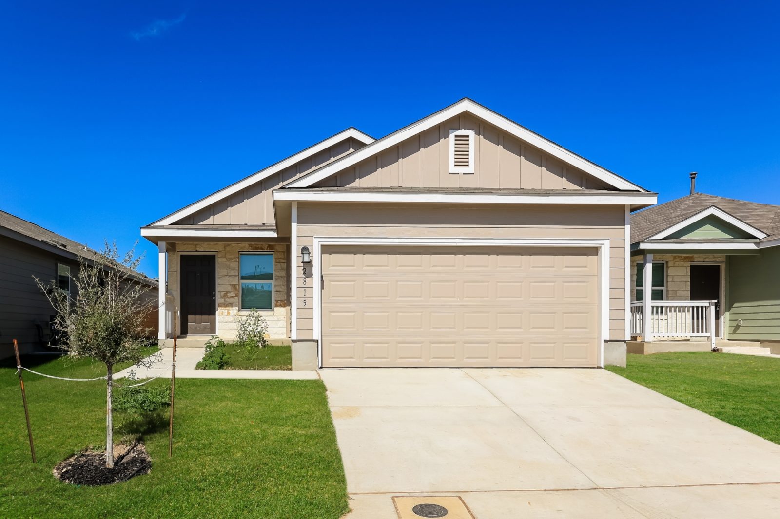 000 photo front view 12564316