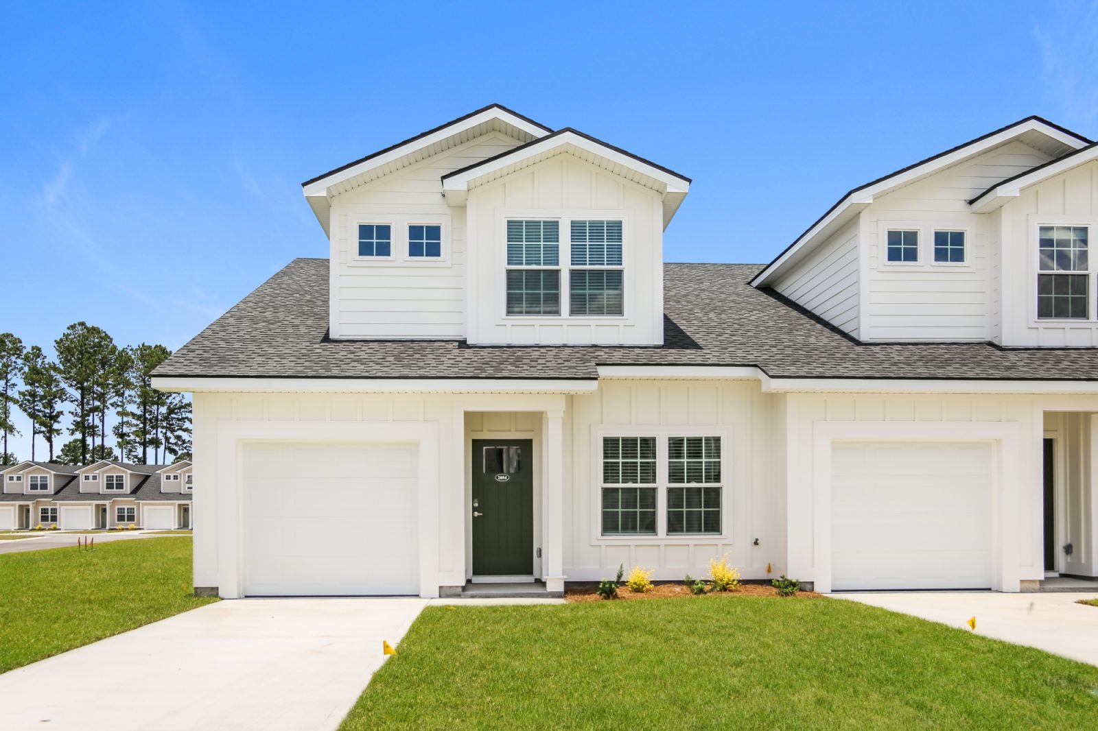000 photo front view 13855310
