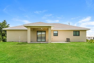 014 photo rear view 13896394