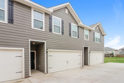 000 Front View 13363194