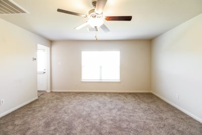 006 photo main bedroom 11996437