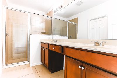 009 photo main bathroom 13276839
