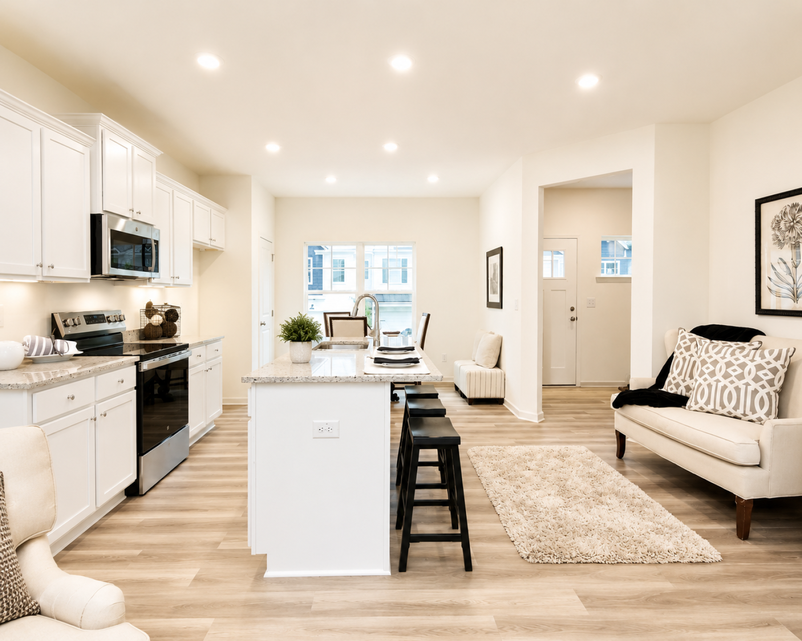 001 Woodbine Kitchen 3
