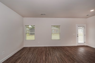 002 Living Room ET42064