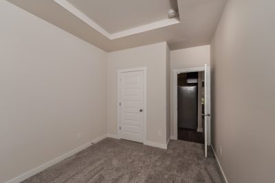 009 Bedroom ET42064