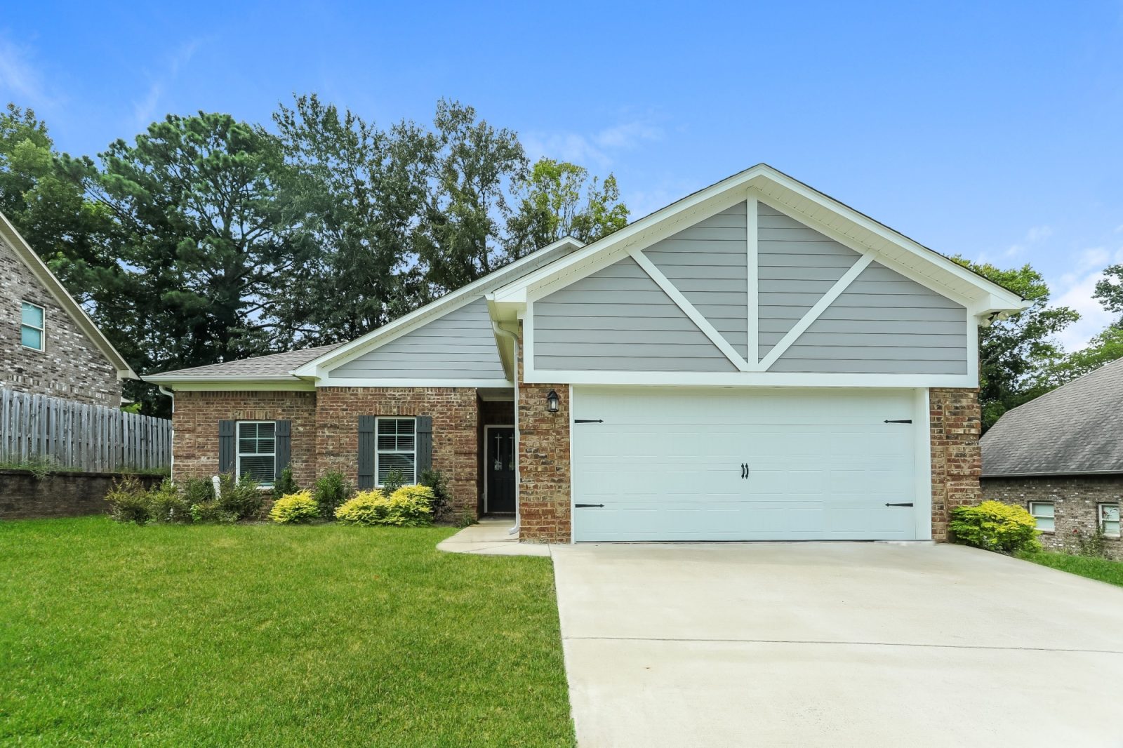 000 front view 13042235