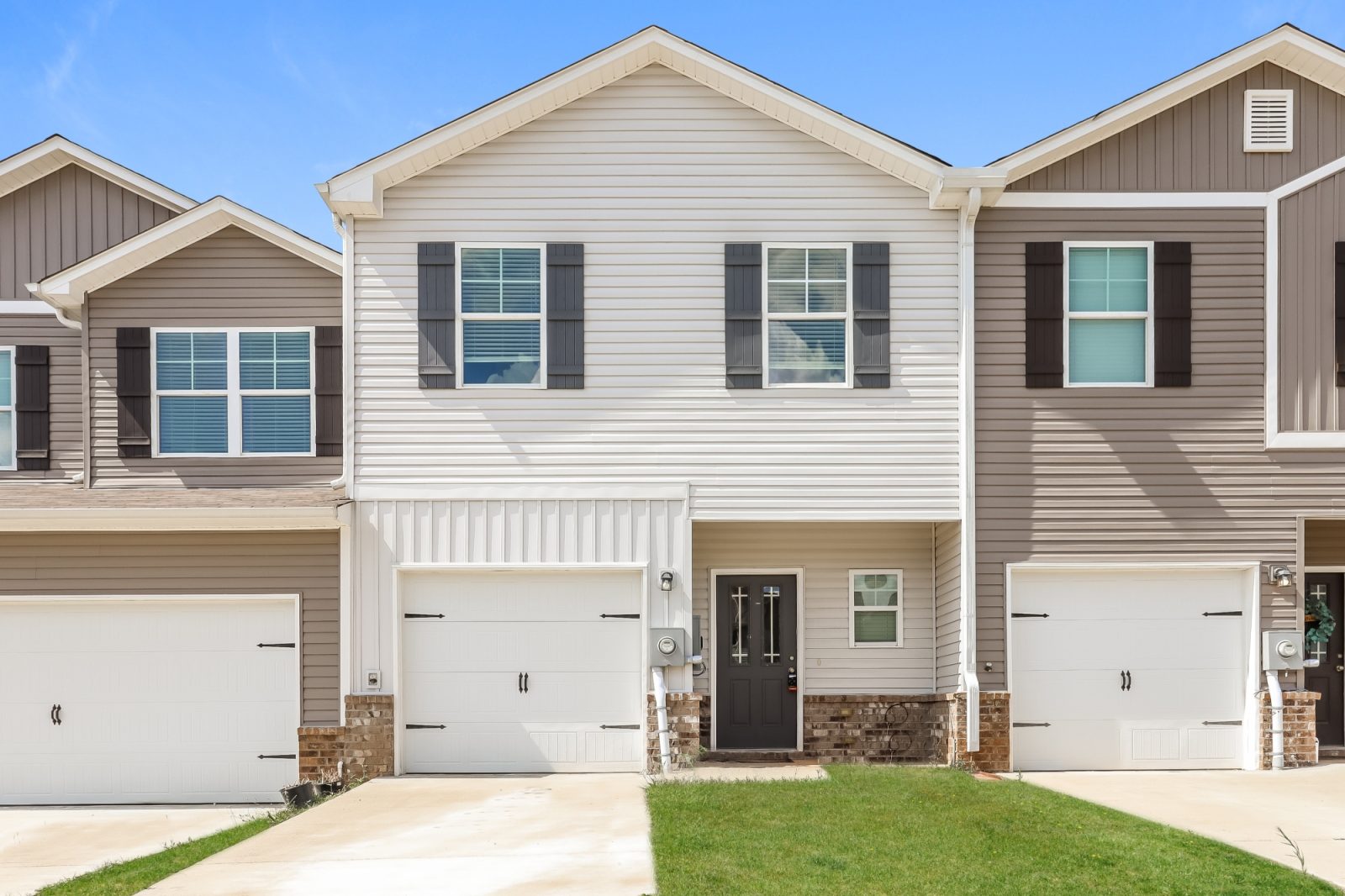 000 front view 12808620