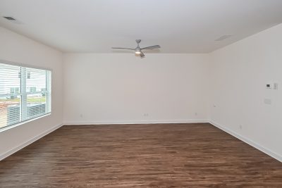 002 Living Room ET31245