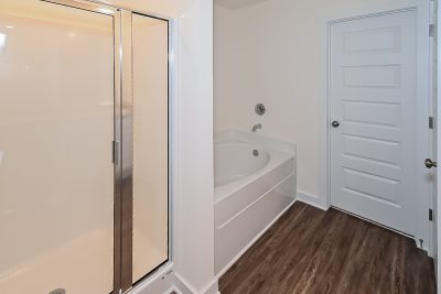 009 Main Bathroom ET31245