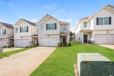 000 Front View ET42103