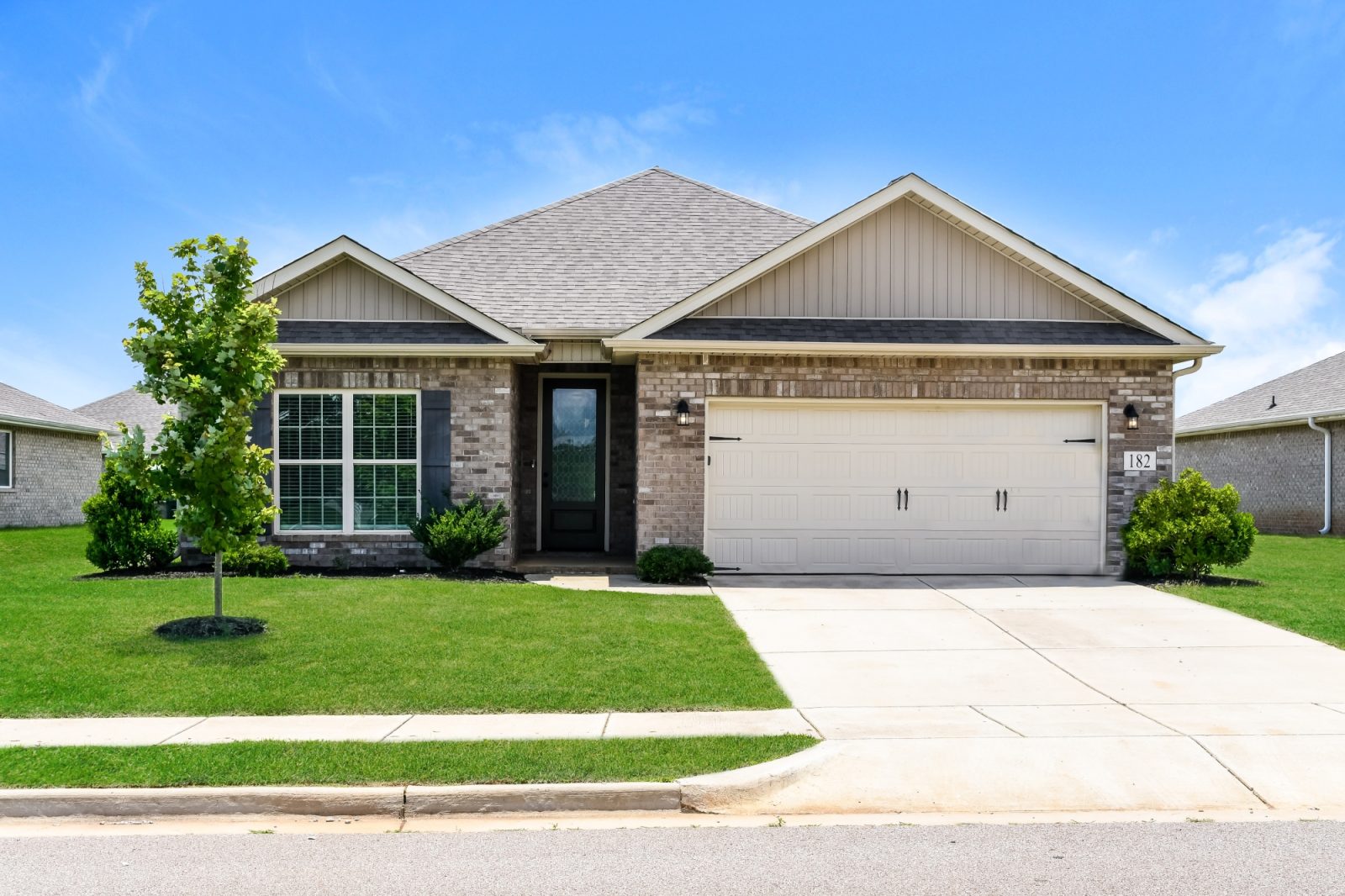 000 photo front view 14541057