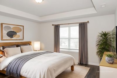 011 photo vs main bedroom 15106304