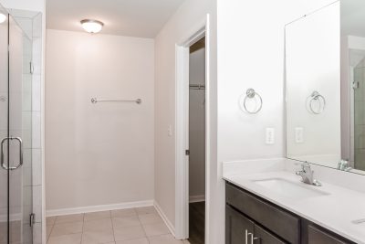 013 photo main bathroom 15105560