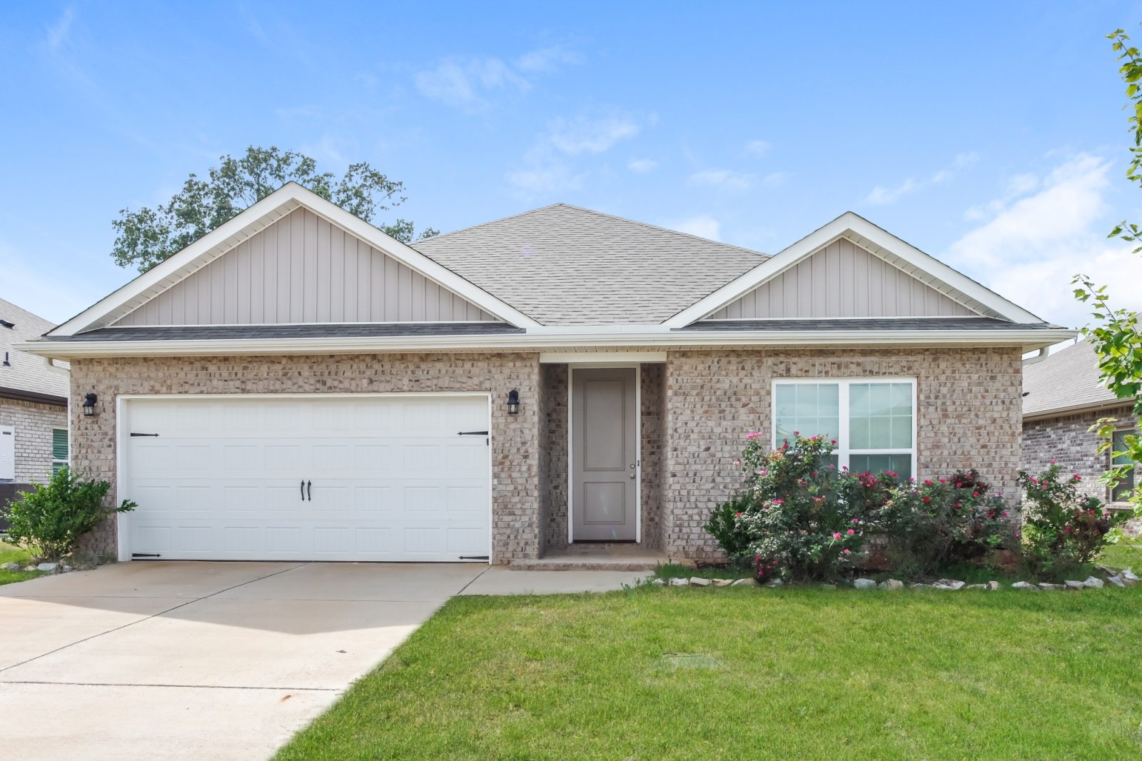 000 photo front view 13965928