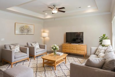 002 photo vs living room 14885902
