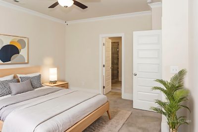 010 photo vs main bedroom 14885903