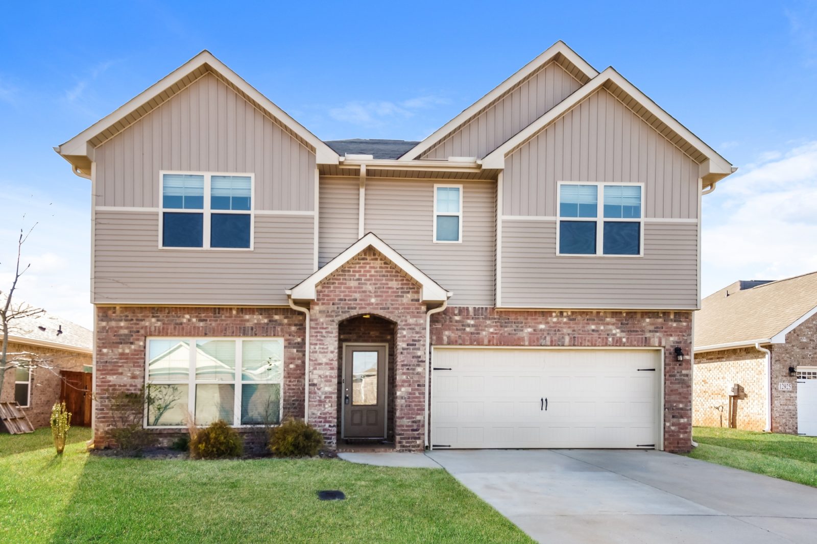 000 photo front view 12565764