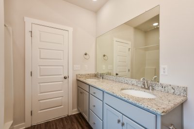 012 photo main bathroom 14863257