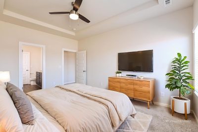 003 photo vs main bedroom 15182289