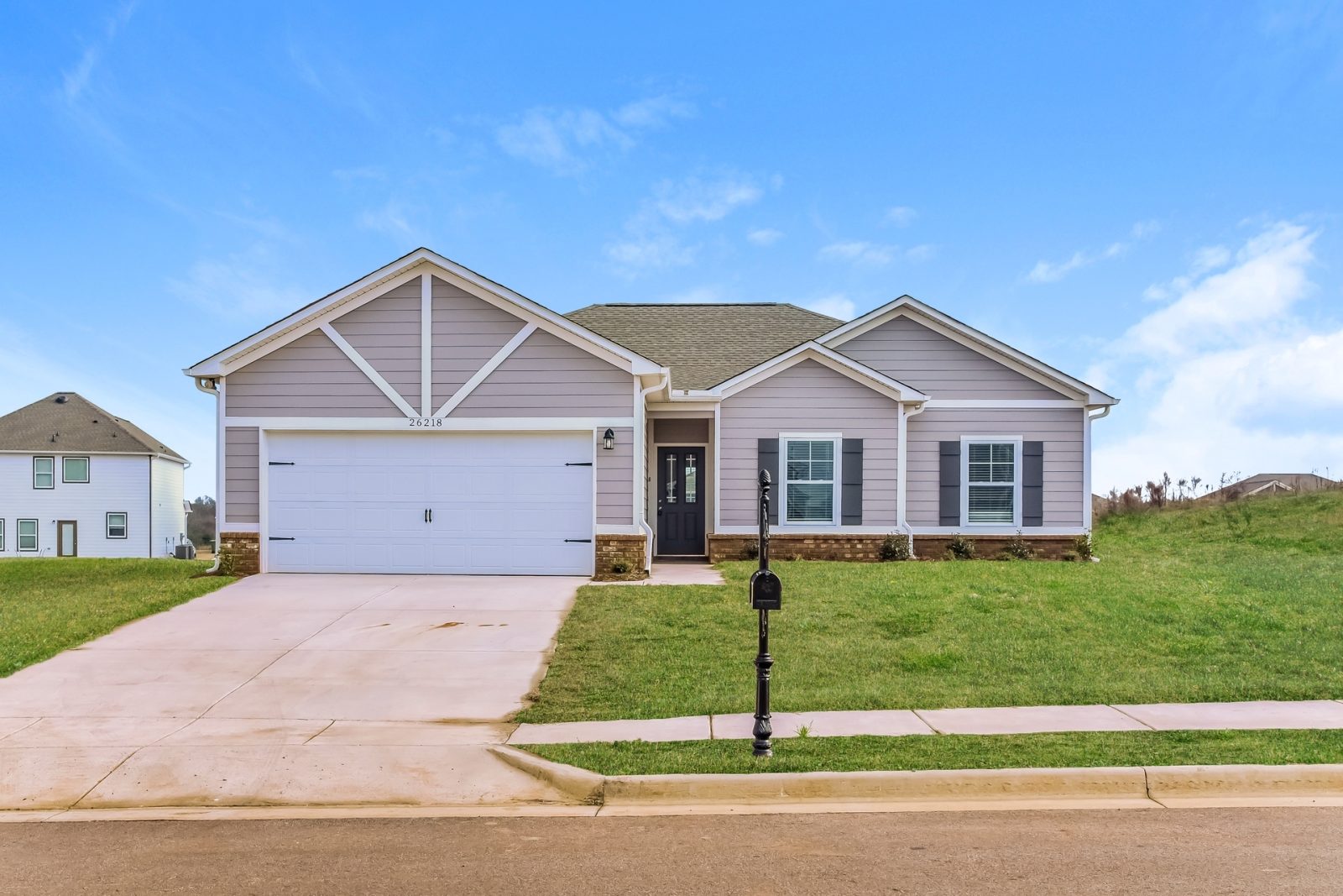 000 photo front view 12272435