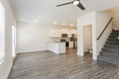 003 Living Room ET42111