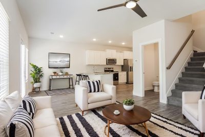 004 VS Living Room ET42111