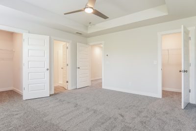 012 Main Bedroom ET42111