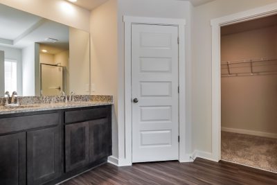 009 photo main bathroom 12569322