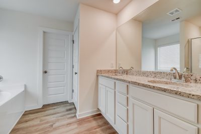 008 Main Bathroom ETA4045