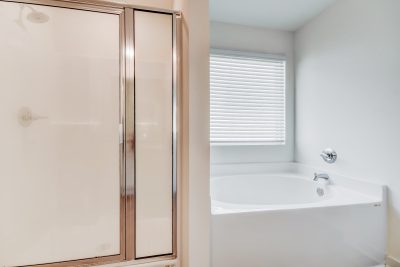 009 Main Bathroom ETA4045
