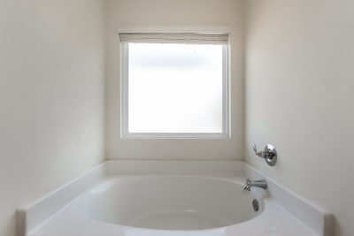 011 photo main bathroom 15148223