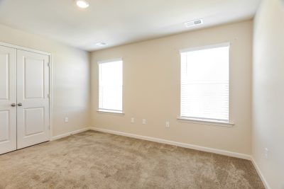 007 photo main bedroom 12566616