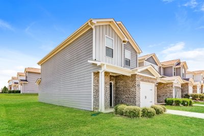 000 Front View ET31246