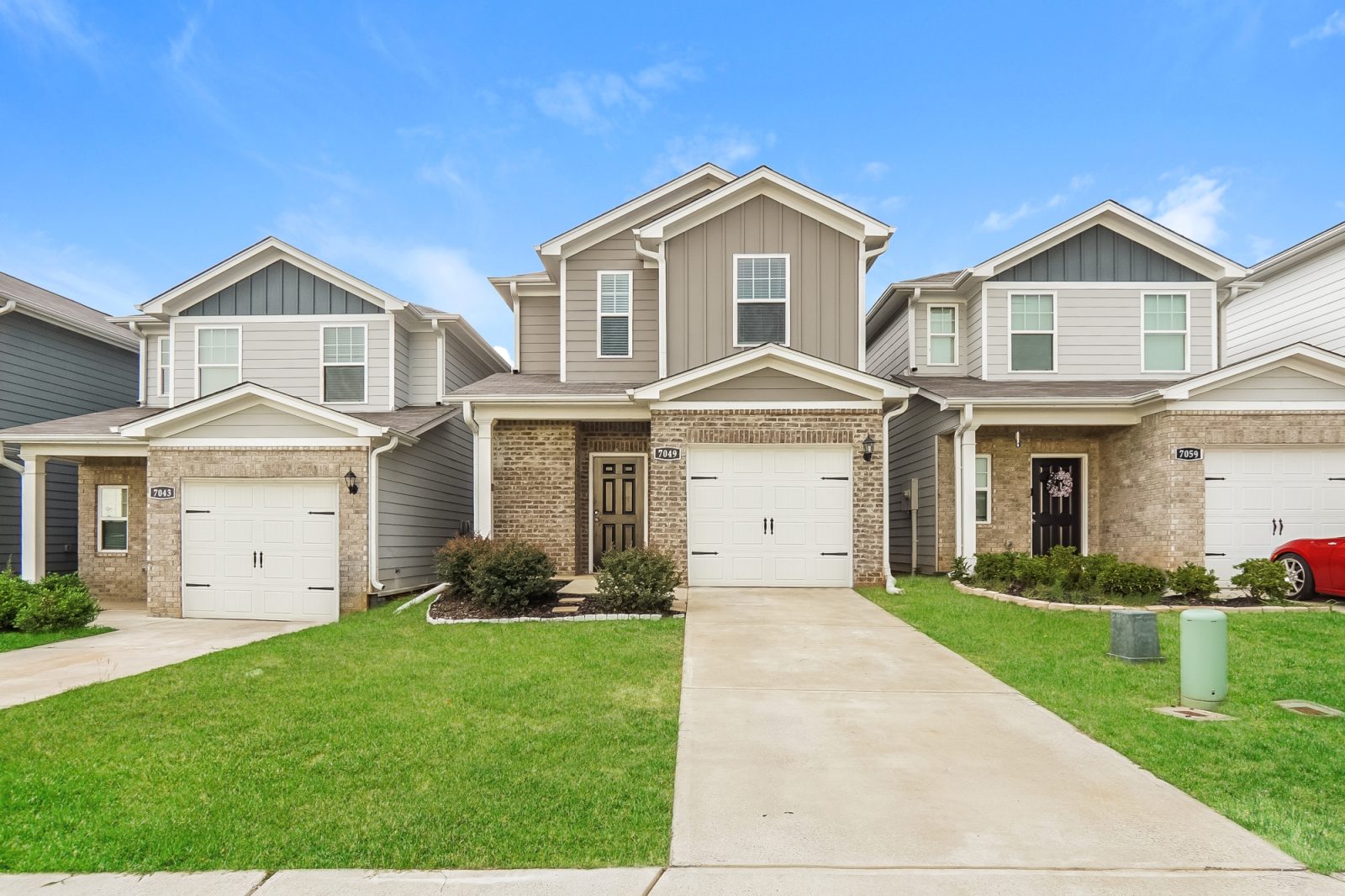 001 Front View ET31247