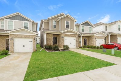 002 Front View ET31247