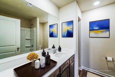 004 020 photo vs bathroom 14735663