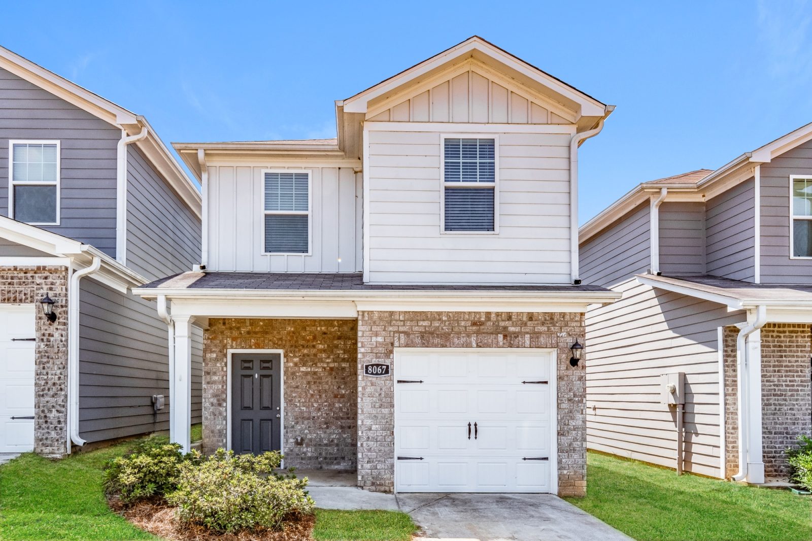 000 Front View ET31253