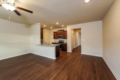 004 Living Room ET31354