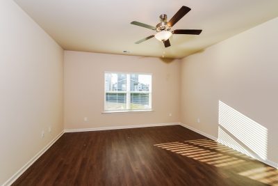 002 Living Room ET31357