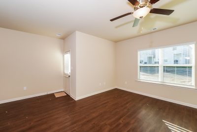 003 Living Room ET31357