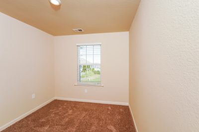 011 Bedroom ET31357