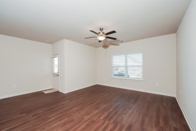 002 Living Room ET31361