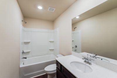 007 Main Bathroom ET31361