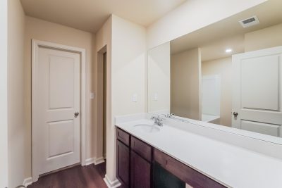 013 Bathroom ET31361