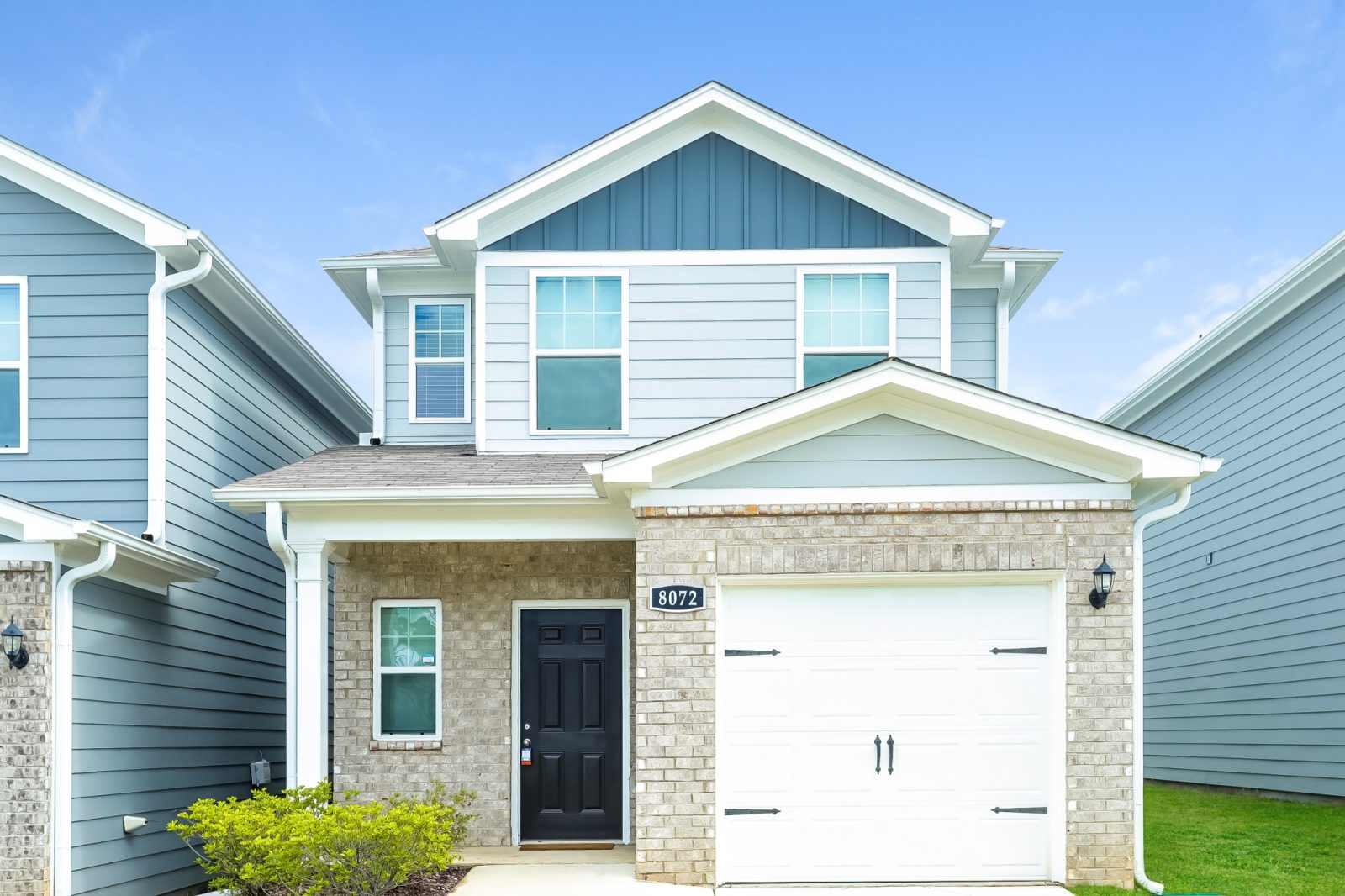 000 photo front view 12902073
