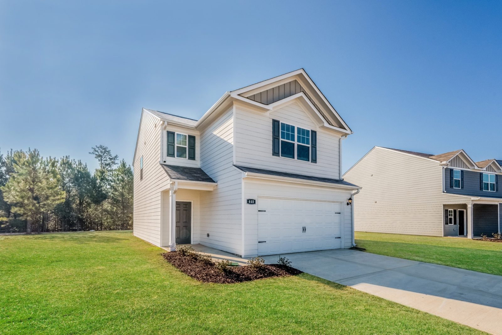 001 Front View ET51043