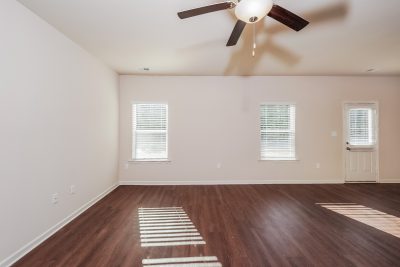 002 Living Room ET51043