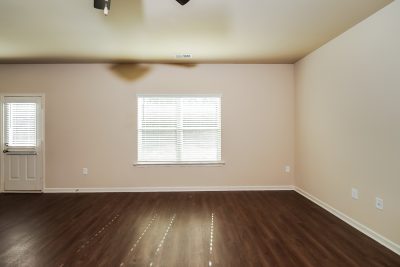 002 Living Room ET51044