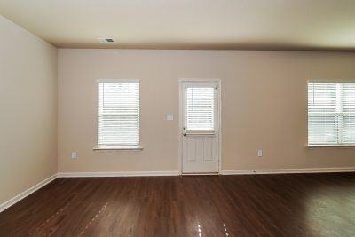 003 Living Room ET51044