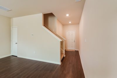 003 Living Room ET51045